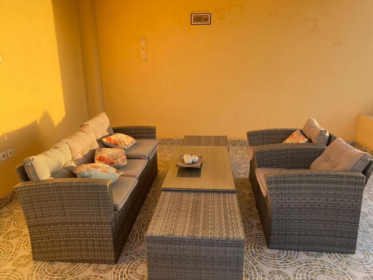 Residence Adja Binta Kane Sour Дакар Екстер'єр фото